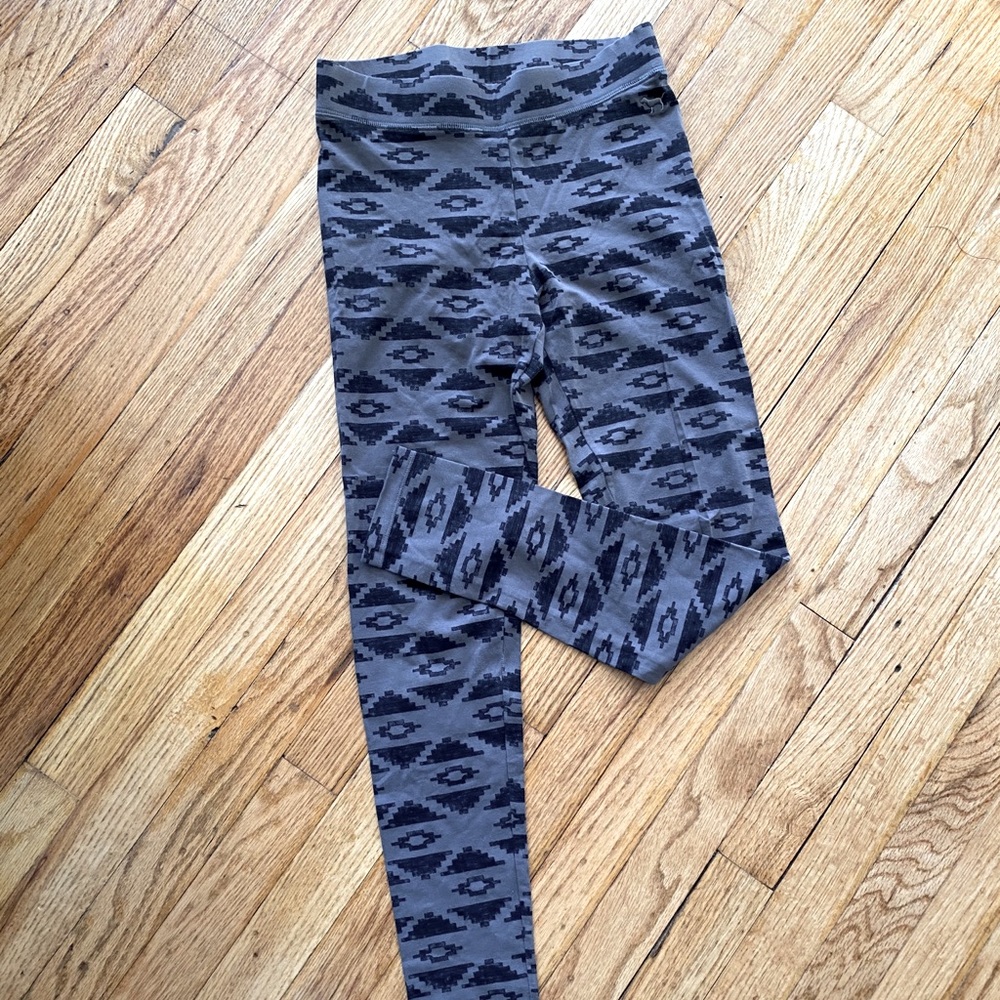 PINK Victoria’s Secret Aztec Leggings